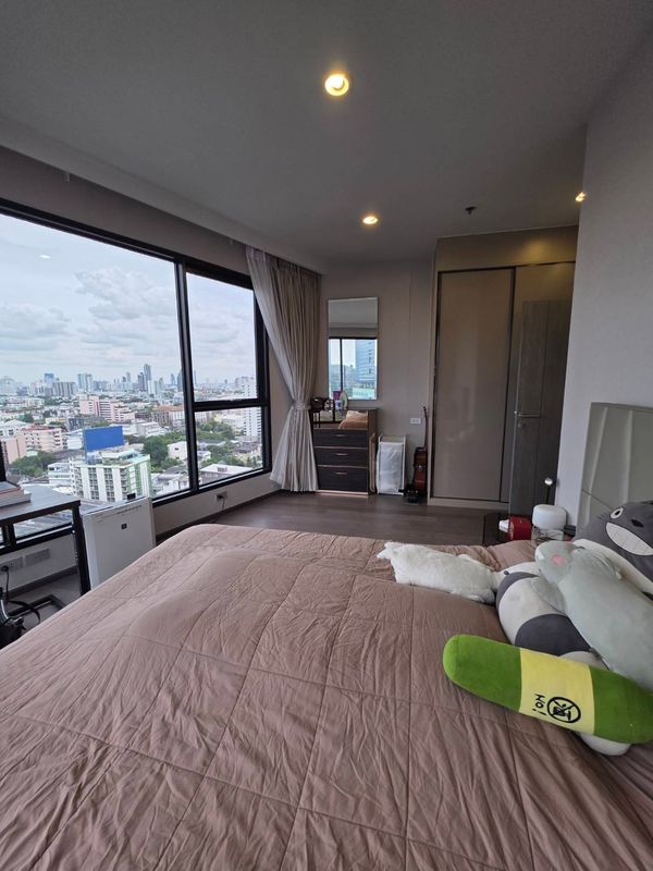 Urgently selling COCO parc, room to live in, never rented out, if interested contact 065-464-9497