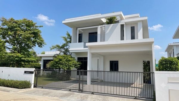 🏡✨ ปล่อยเช่าบ้านเดี่ยวหรู มัณฑนา 100+ บางบอน 5
บ้านใหม่ พร้อมเฟอร์นิเจอร์และเครื่องใช้ไฟฟ้าระดับพรีเมียมทั้งหลัง
