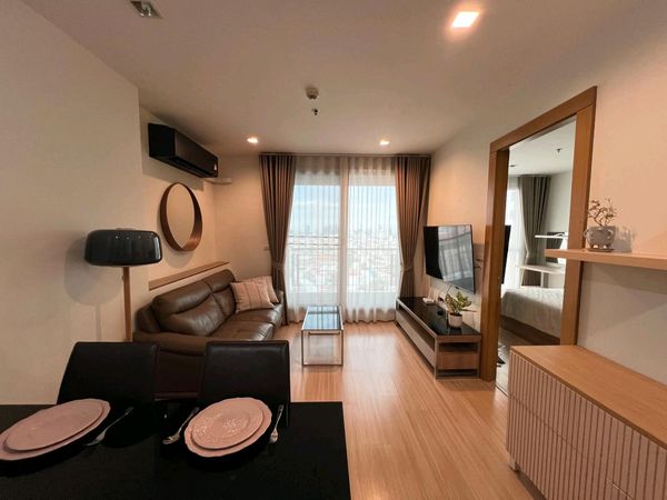 ✨ Corner room on the 23rd floor, open city view, close to Huai Khwang MRT, only 50 meters, convenient travel, complete with new furniture and appliances! 
 

