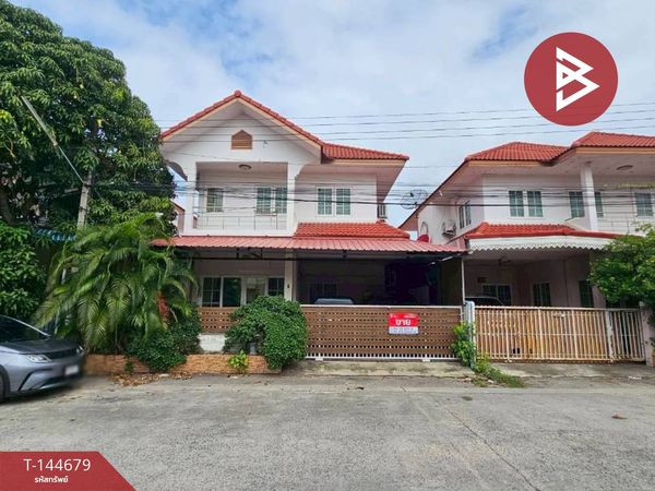 Semi-detached house for sale, Tassarin Village, Theparak, Samut Prakan.
