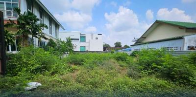 Beautiful plot of land, prime location zone, selling for the appraised price! 🔥 Land plot of 159 square wah, Soi Punnavithi 52 / 159 Square Wa (FOR SALE) GNG195