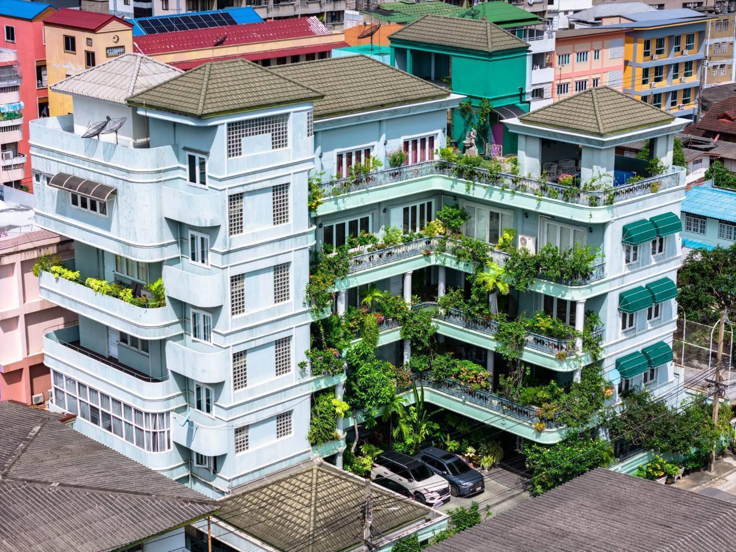 Beautiful 5-story house for sale in the heart of the city, Rama 9 Soi 35, near MRT Ramkhamhaeng 12, near The Mall. This location doesnt have this price anymore!! Beautiful 5-story house for sale in the heart of the city, Rama 9 Soi 35, near MRT Ramkhamhaeng 12, near The Mall. This location doesnt have this price anymore!!