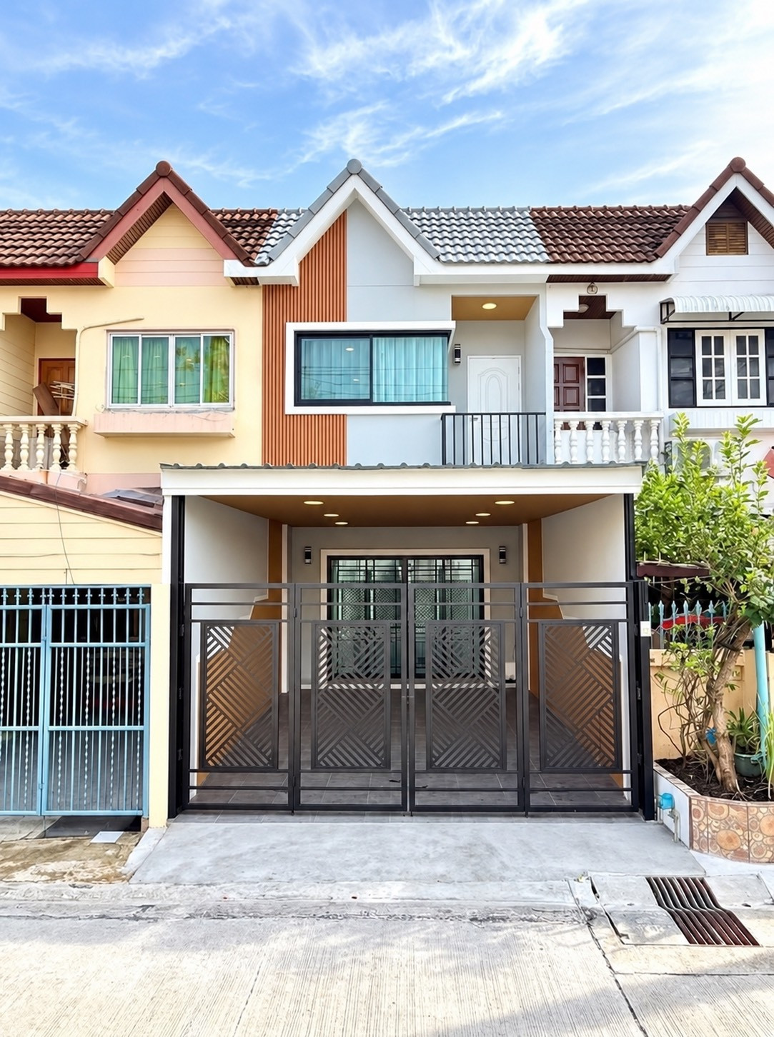 บ้านทาวน์เฮาส์ รีโนเวทใหม่ทั้งหลัง พร้อมเข้าอยู่ ซอยสวนผัก 19 ตลิ่งชัน บ้านทาวน์เฮาส์ รีโนเวทใหม่ทั้งหลัง พร้อมเข้าอยู่ ซอยสวนผัก 19 ตลิ่งชัน