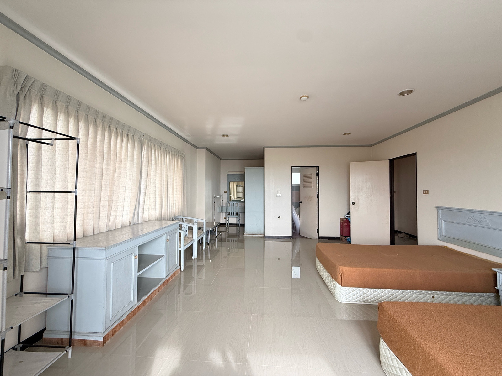 🏢🏝️⛰️Condo for sale next to the sea, New World Condotel (Mae Ramphueng Beach), sea view, mountain view, suitable for relaxation or investment, selling for only 3.9 million baht. 🏢🏝️⛰️Condo for sale next to the sea, New World Condotel (Mae Ramphueng Beach), sea view, mountain view, suitable for relaxation or investment, selling for only 3.9 million baht.