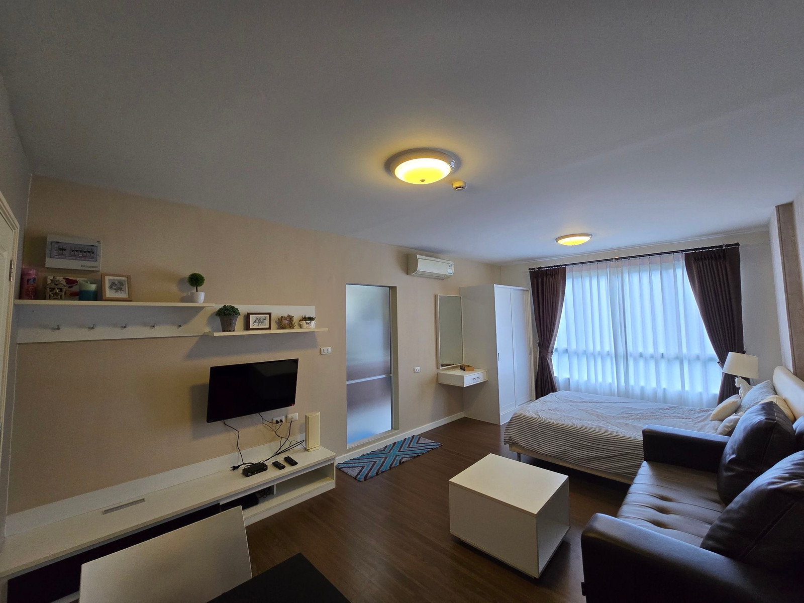 Cha-Am Condo, Baan Thew Lom, good view, Olympic size swimming pool, 200 meters from the sea.