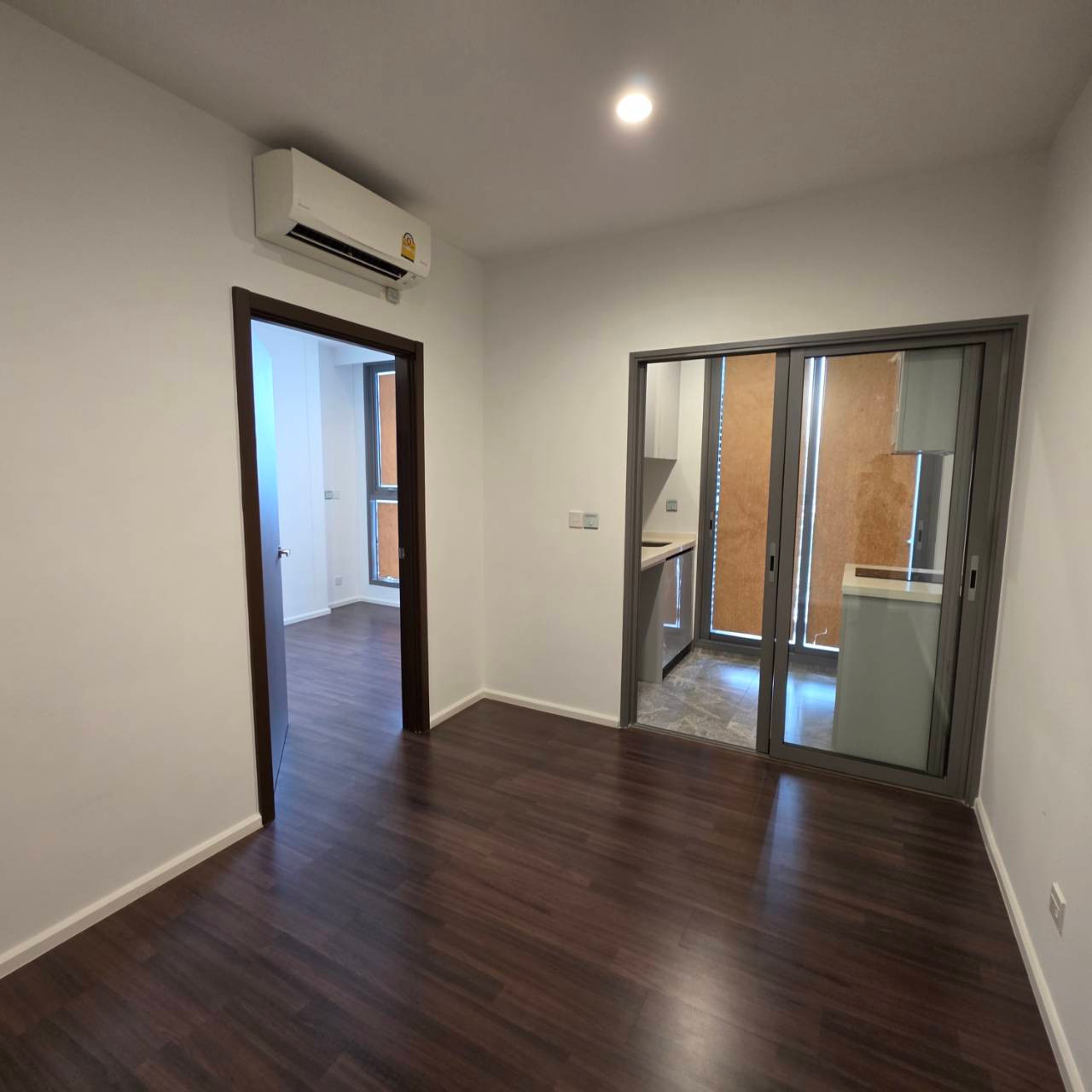 Urgent, this price is the last room, Whizdom Inspire suk., near the mall, walk to BTS 31.xsq.m., very good price, only 3.79mb. Tel. 0957615782 Urgent, this price is the last room, Whizdom Inspire suk., near the mall, walk to BTS 31.xsq.m., very good price, only 3.79mb. Tel. 0957615782