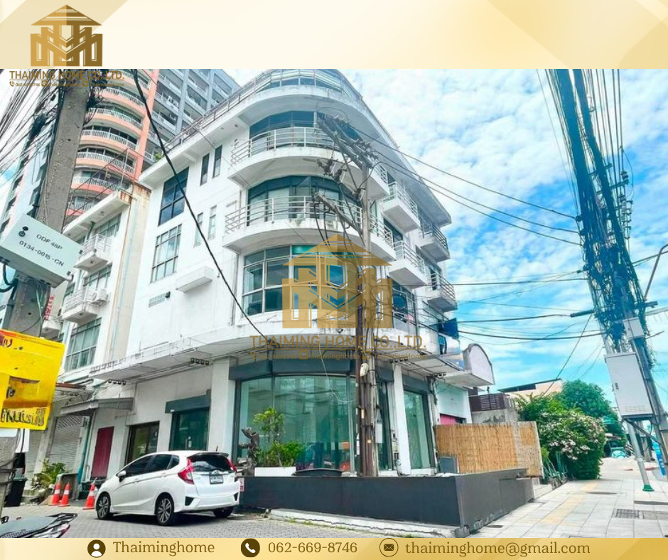 Shophouse for rent, good location next to the road. On Nut-Sukhumvit Usable area 450 sq m. (TO10-126)