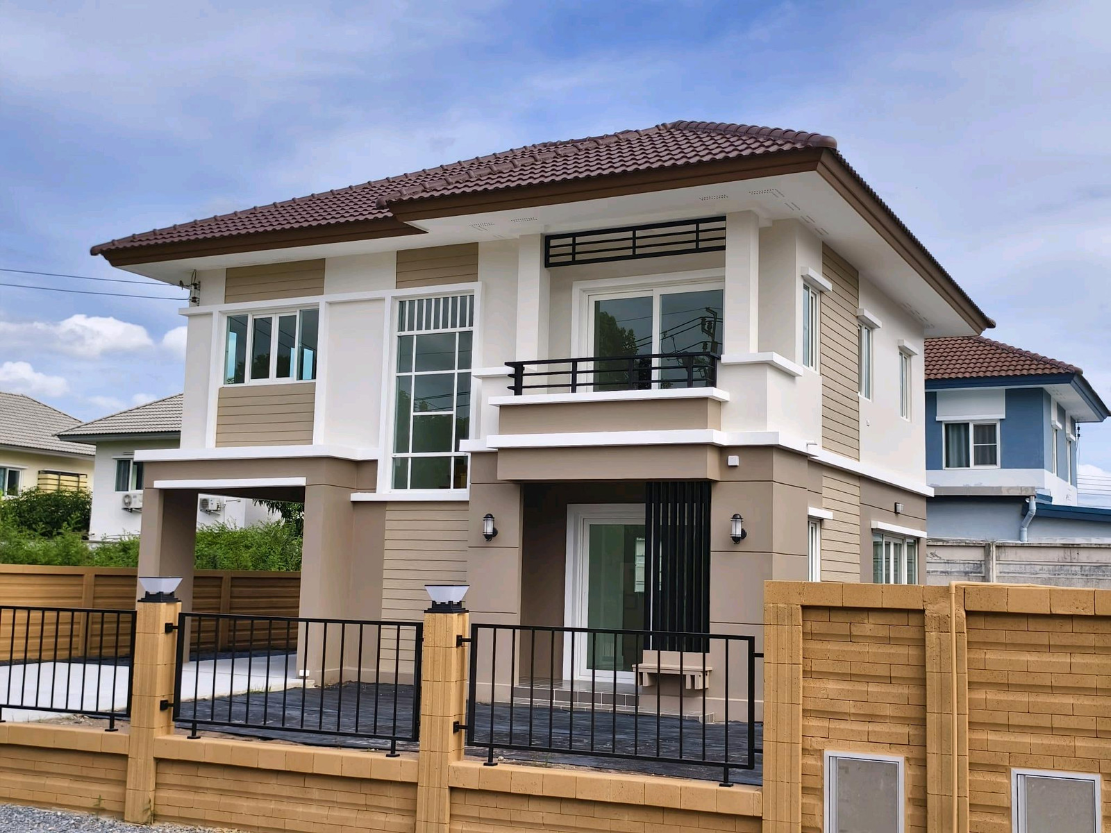 🚀 บ้านสวยอยู่สบายทำการค้าได้ “ทำเลดีที่สุดในโครงการ” ถนนมาเจริญ ต่อเติมได้และไม่ต้องจ่ายค่าส่วนกลางตลอดชีพ!