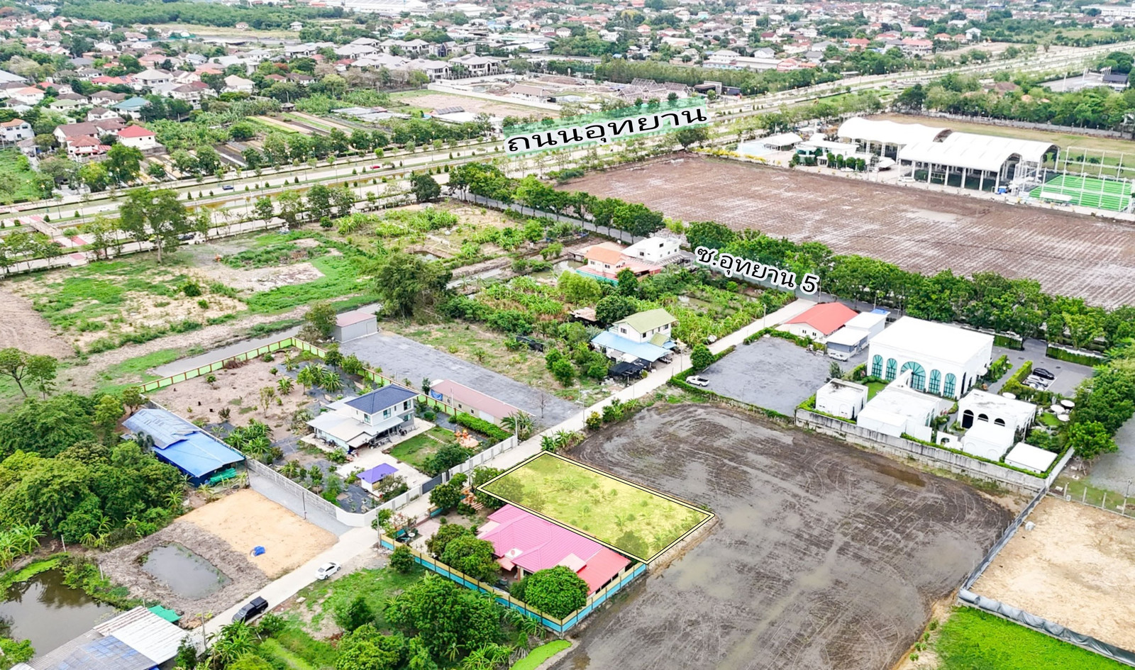 Land for sale, 200 square wah, Utthayan Road Soi 5 (Aksa), near Thawi Watthana District Office. Land for sale, 200 square wah, Utthayan Road Soi 5 (Aksa), near Thawi Watthana District Office.