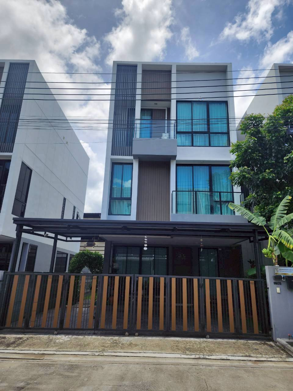 ขายด่วน Home Office / บ้านแฝด Nue Connex Donmuang นิว คอนเน็กซ์ เฮ้าส์ ดอนเมือง ใกล้สนามบิน ติดถนนใหญ่ พร้อมอยู่ 