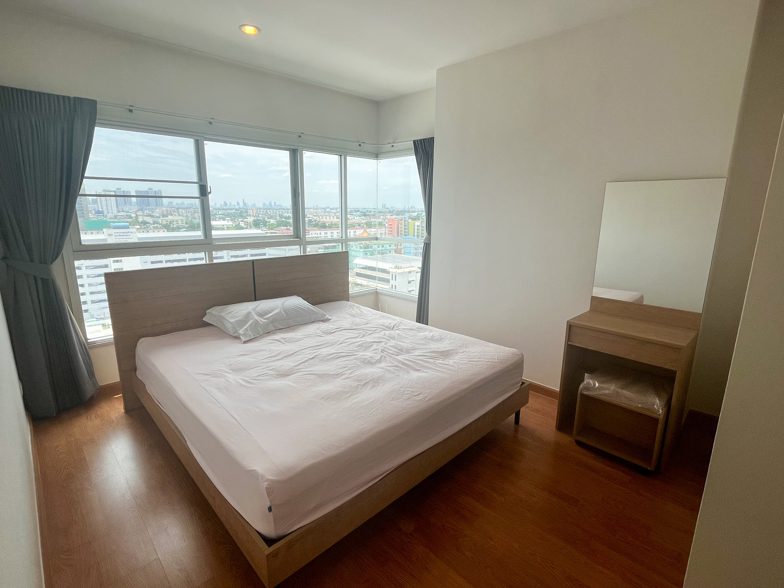 คอนโดขาย 2 ห้องนอน 1 ห้องน้ำ สภาพห้องสวยมาก ใหม่ พร้อมเฟอร์ ที่จอดรถ ติด MRT หลักสอง ตรงข้าม The Mall บางเเค – รูปที่ 4