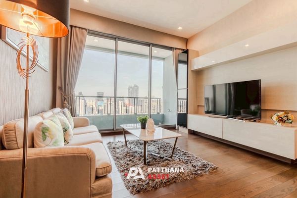 [RARE ITEM] Leaked in one room! Q Asoke 2 bedrooms, 2 bathrooms, high floor, great view, best price in the project.
✨ Rare room, large size, comfortable like home ✨
Last chance to own a luxury condo in a prime location, 0 meters from Phetchaburi MRT! Larg