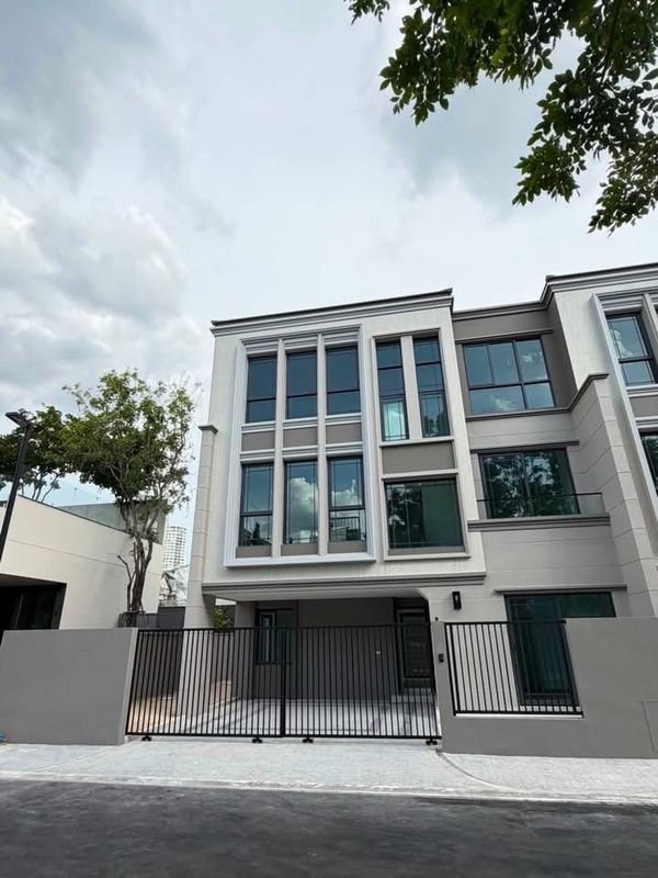 Baan Klang Muang Classe Ratchayothin (professional house broker)💎💎