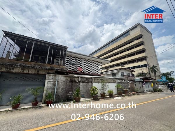 Land + 2-story house, 104 sq m. Land + house, Soi Charansanitwong 41 Charansanitwong Road Bangkok Noi District Bangkok