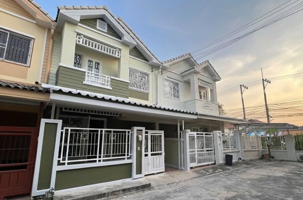 🔥For sale, 2-story townhome, completely renovated. Wiset Suk Nakhon Village (Blue Project) Phanthai Norasingh-Samut Sakhon  Spacious living space  Free all expenses on transfer day