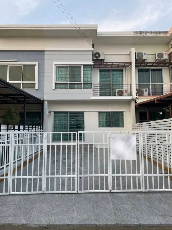 🔥Townhome for sale SUPALAI BELLA WONGWAEN PINKLAO - RAMA 5, location Pinklao-Rama 5, newly decorated throughout. Located at the beginning of the alley, next to amenities.