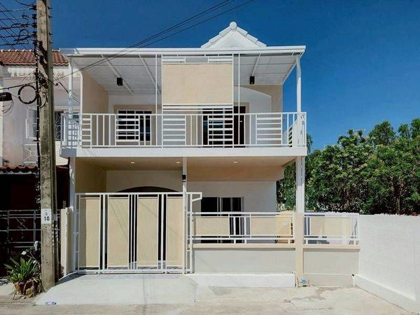 2-story townhouse for sale, Buathong Thani Park Village, area 26 square meters, 5 bedrooms, inside corner (opposite Sombat Buri), Bang Bua Thong Subdistrict. Bang Bua Thong District Nonthaburi Province