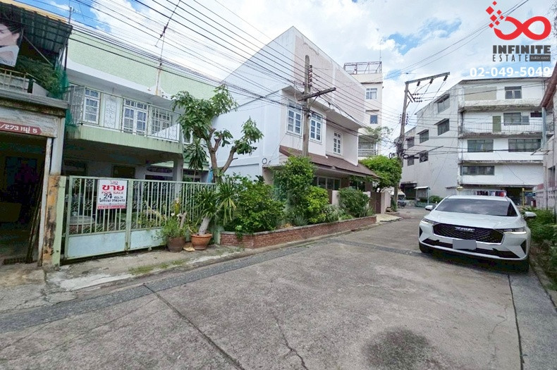 ขายทาวน์เฮาส์ 2ชั้น 28ตรว. ถนนนวมินทร์ หมู่บ้านปรีชา 2 นวมินทร์ 65 ใกล้ MRT บางกะปิ ขายทาวน์เฮาส์ 2ชั้น 28ตรว. ถนนนวมินทร์ หมู่บ้านปรีชา 2 นวมินทร์ 65 ใกล้ MRT บางกะปิ