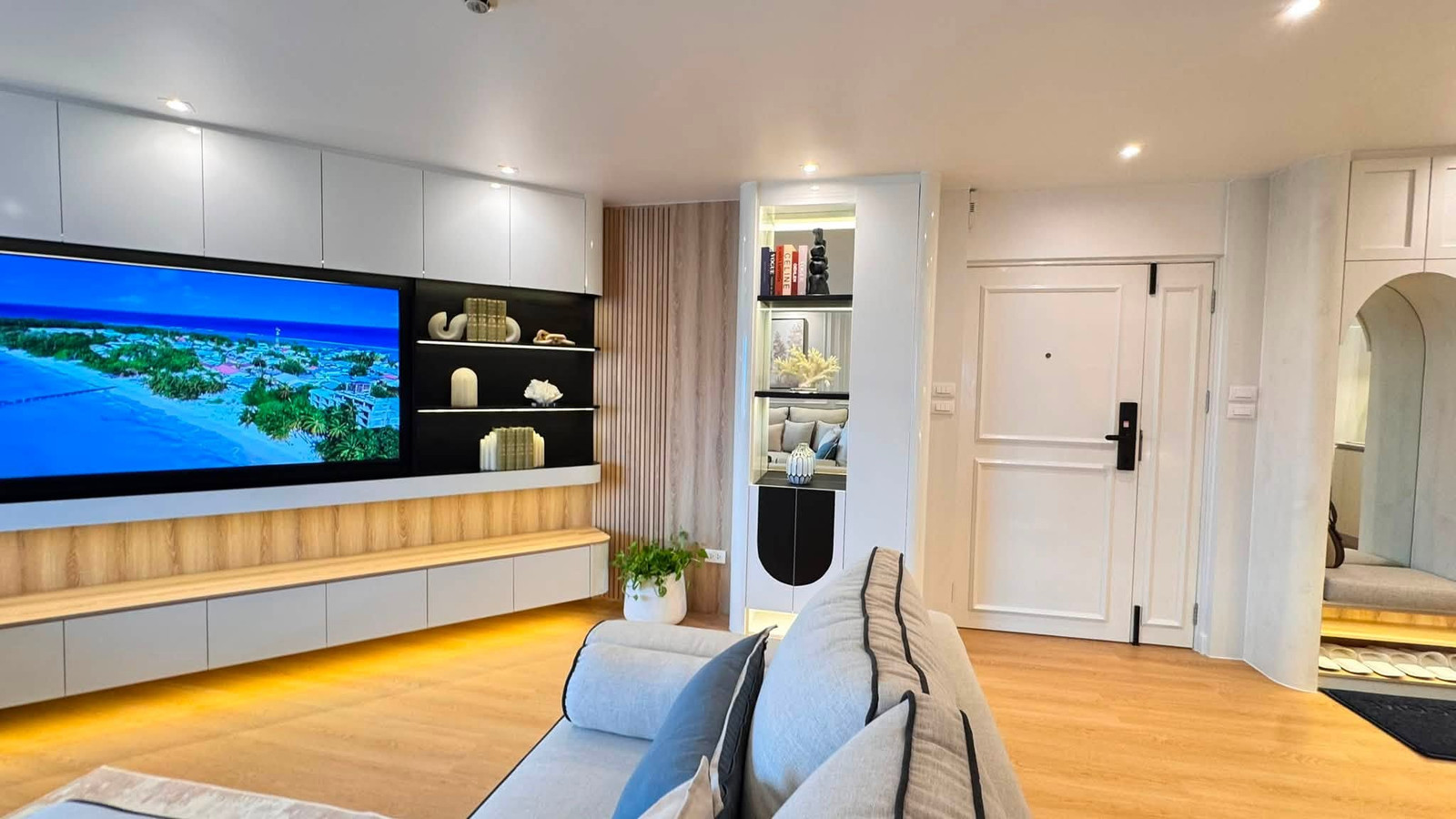 Room for Rent&sale  @ Fortune Condo Town (English below) ฟอร์จูน คอนโดทาว์น นราธิวาส24 หรือสาธุประดิษฐ์19 – รูปที่ 4