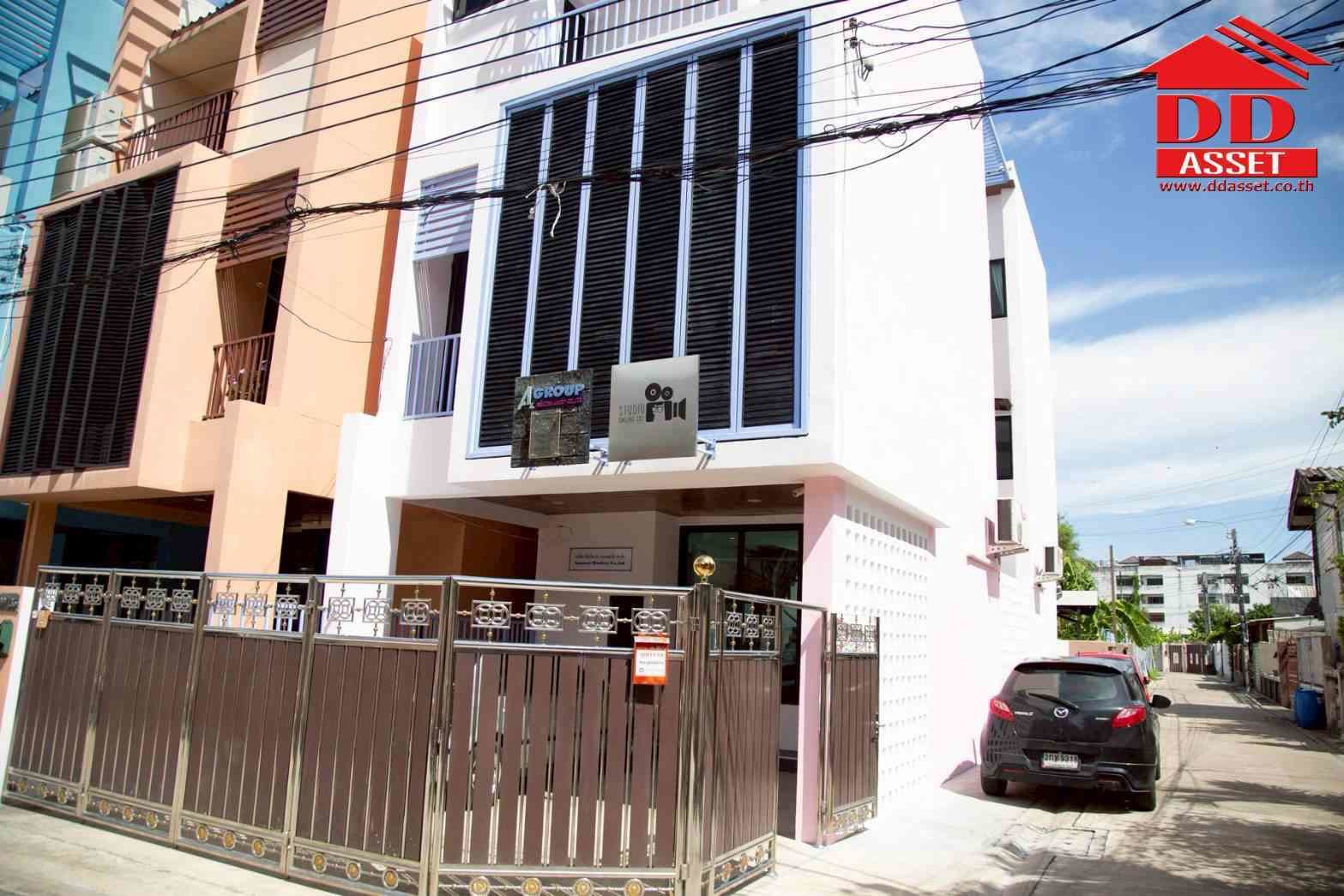 ขาย / ให้เช่า ตึก ออฟฟิศ พร้อมสตูดิโอ ลาดพร้าว ซอย18 รหัส : T8251 ขาย / ให้เช่า ตึก ออฟฟิศ พร้อมสตูดิโอ ลาดพร้าว ซอย18 รหัส : T8251