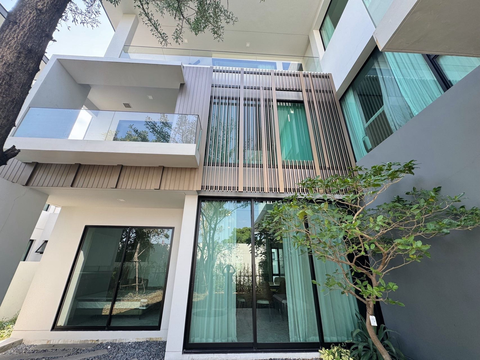 Nantawan Rama 9 Srinakarin Nantawan Rama 9 Srinakarin