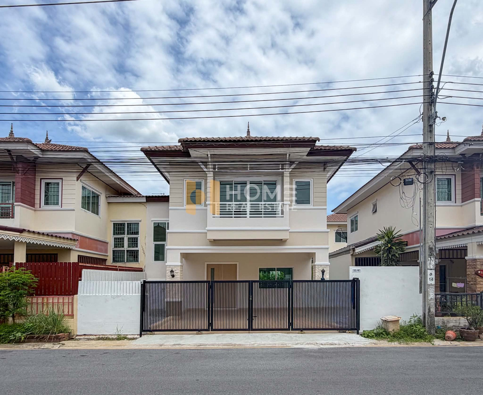 ✨ Newly renovated! Spacious area, feels like a detached house, best price in the neighborhood! Act fast before it's gone! 🏡🔥 Baan Monthon 8 Liab Klong Thaviwattana / 3 Bedrooms (FOR SALE) BALL407 ✨ Newly renovated! Spacious area, feels like a detached house, best price in the neighborhood! Act fast before it's gone! 🏡🔥 Baan Monthon 8 Liab Klong Thaviwattana / 3 Bedrooms (FOR SALE) BALL407