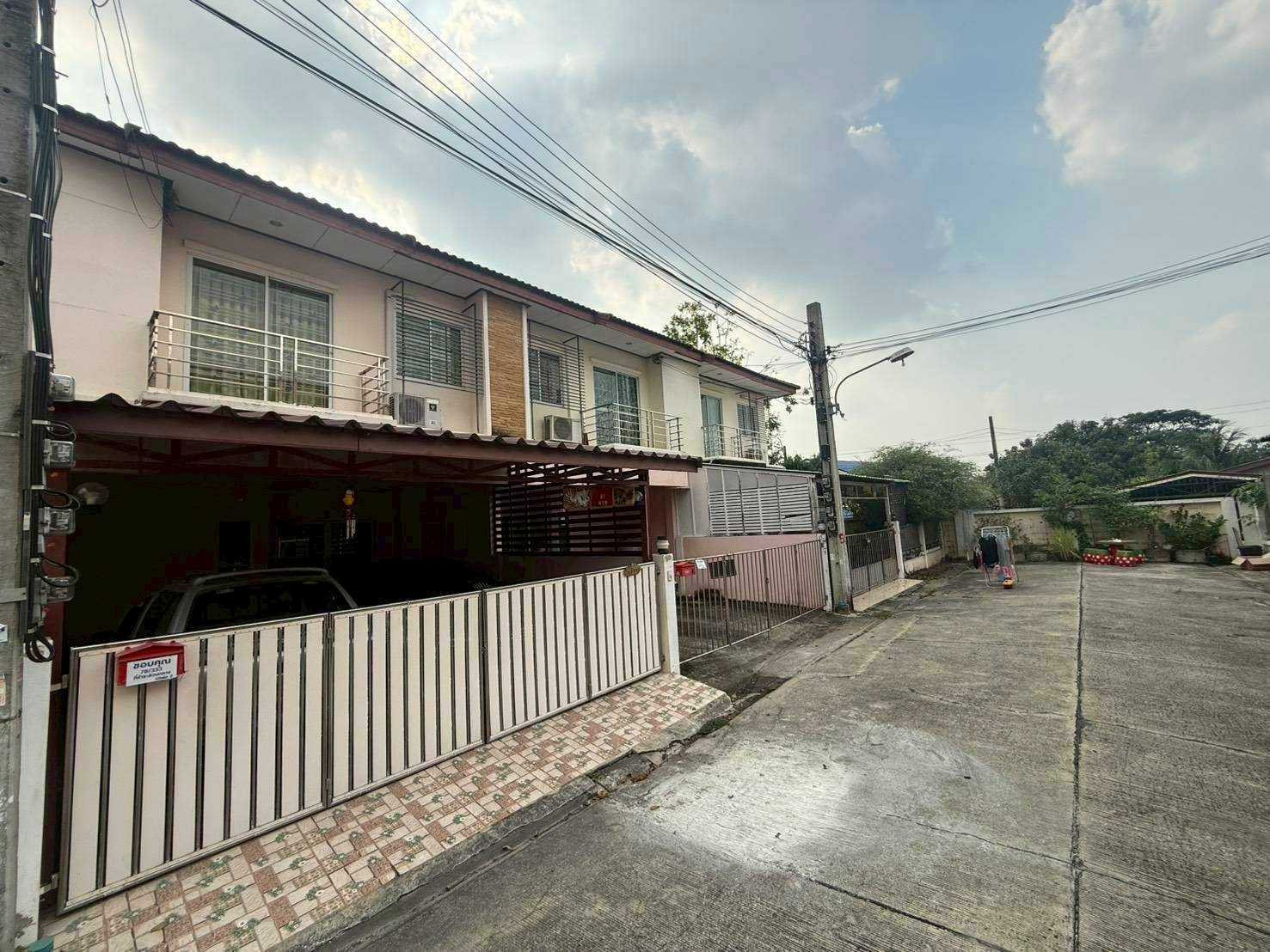 ขายด่วน! ทาวน์เฮ้าส์ หมู่บ้านซื่อตรง บางใหญ่ เฟส 2 (ชมนภา) บางบัวทอง – รูปที่ 4
