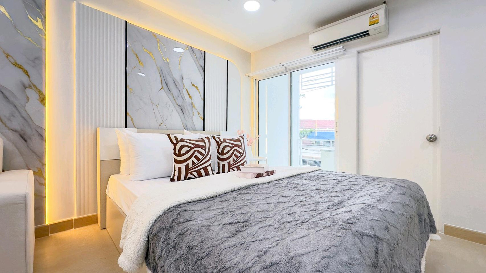 ✨️J.W Sweet✨️🏙Newly decorated condo. Beautiful and ready to move in 🏙🐶 Pets allowed 🐱📍🚅MRT Chokchai 4🚅