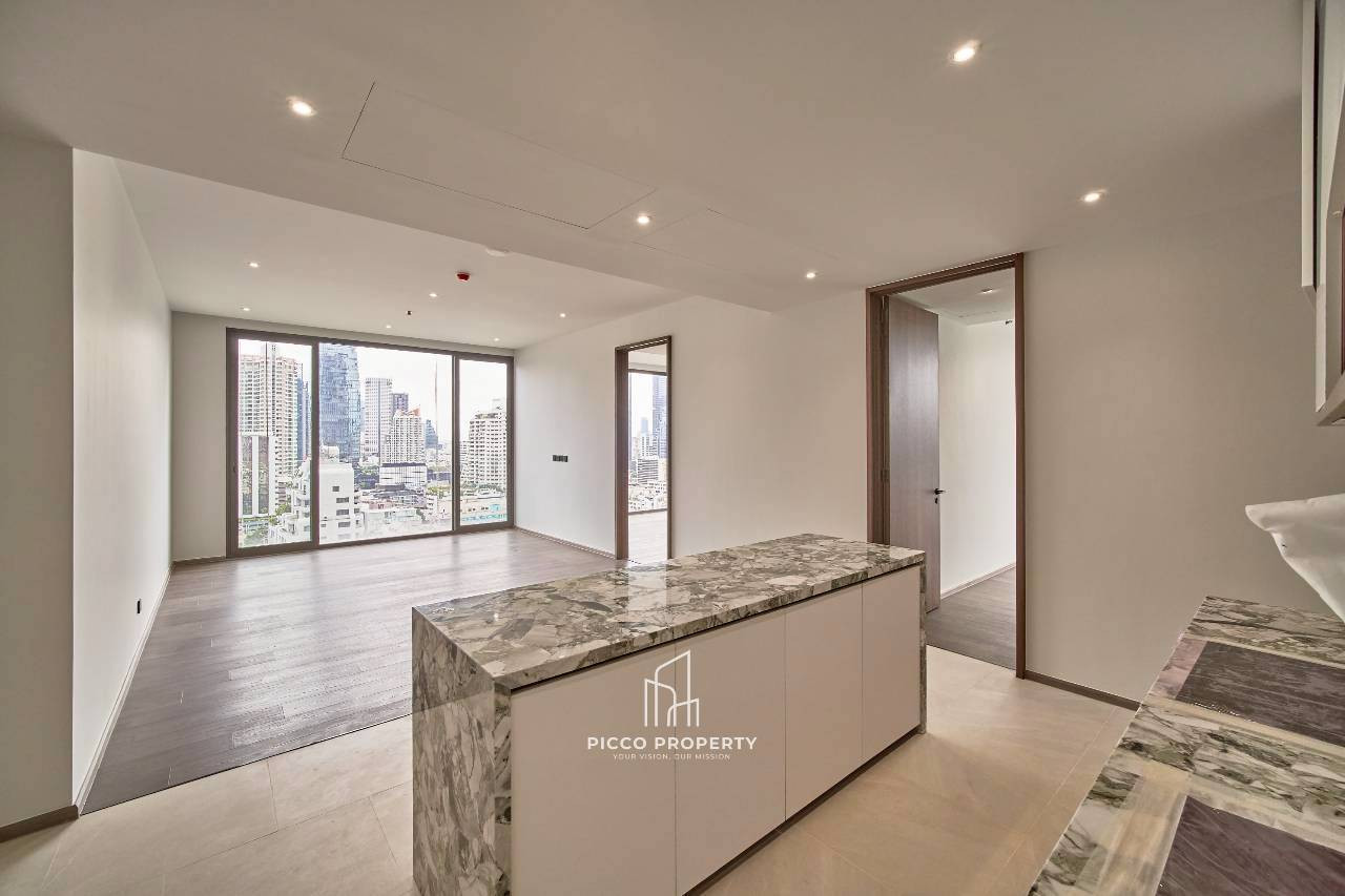 For sale: ROMM Convent — new condo in the heart of Sathorn. Selling at cost price, size 2 bedrooms, 84.81 sq m, 19th floor.