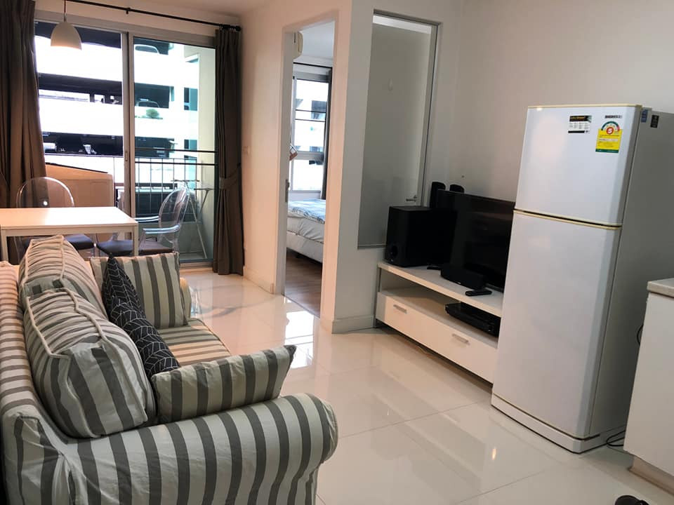 !! Beautiful room for rent, Condo The Clover Thonglor, near BTS Thonglor. !! Beautiful room for rent, Condo The Clover Thonglor, near BTS Thonglor.