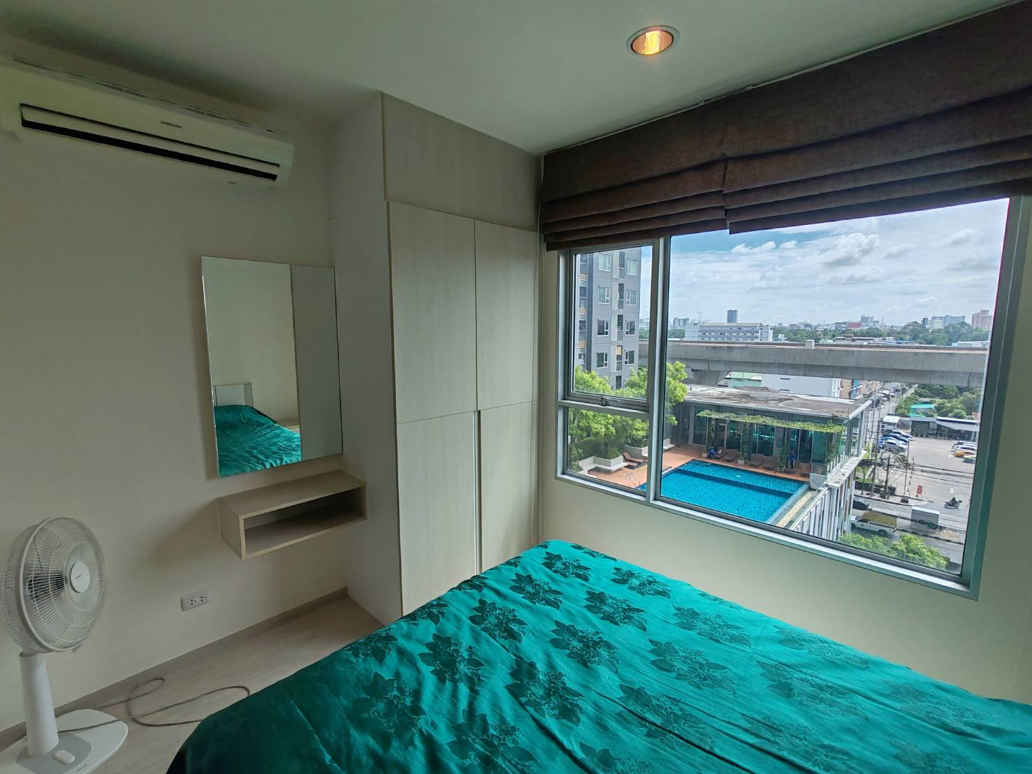 For Sale: Aspire Ratchada – Wongsawang, Pool View Unit on the 8th Floor, Morning Sun Exposure, Only 100 Meters from MRT Wongsawang, Well-Maintained , Ready to Move In For Sale: Aspire Ratchada – Wongsawang, Pool View Unit on the 8th Floor, Morning Sun Exposure, Only 100 Meters from MRT Wongsawang, Well-Maintained , Ready to Move In