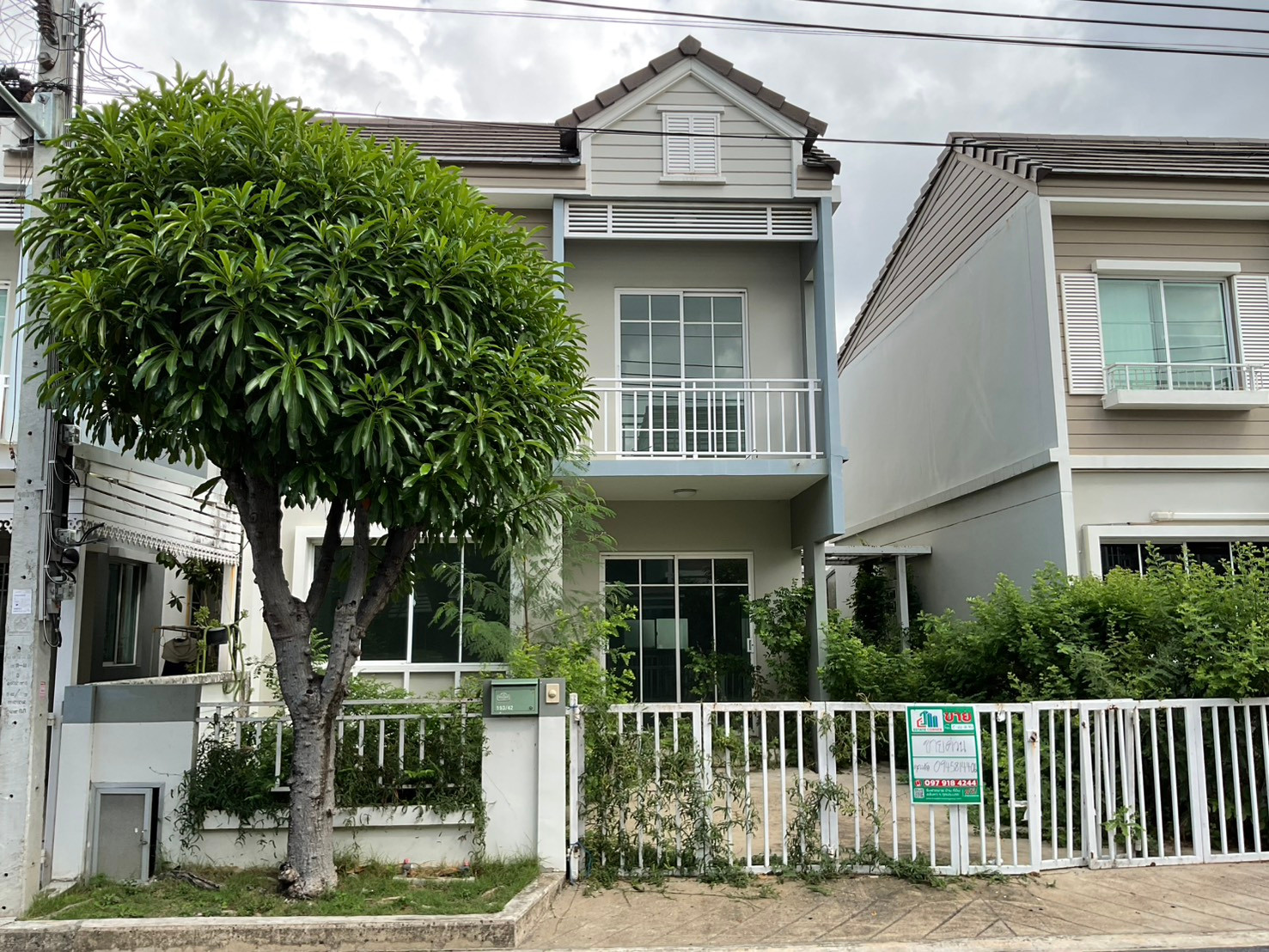 CY0201003 - ขายบ้านแฝดราคาพิเศษ หมู่บ้านเดอะวิลเลจ บางนา กม.10 CY0201003 - ขายบ้านแฝดราคาพิเศษ หมู่บ้านเดอะวิลเลจ บางนา กม.10