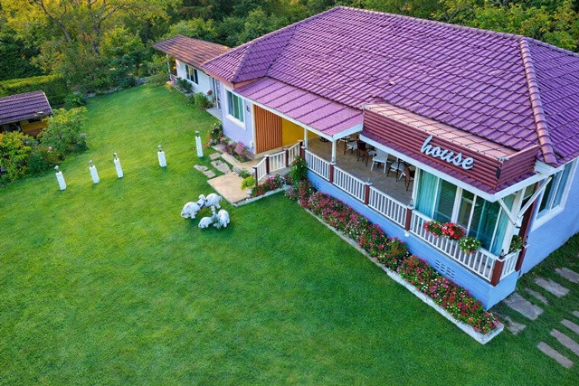 Lotus PakChong, Chokchai Farm for rent in KhaoYai-Pak Chong. Wat LamThongLang 1.9km. Resort-style ho