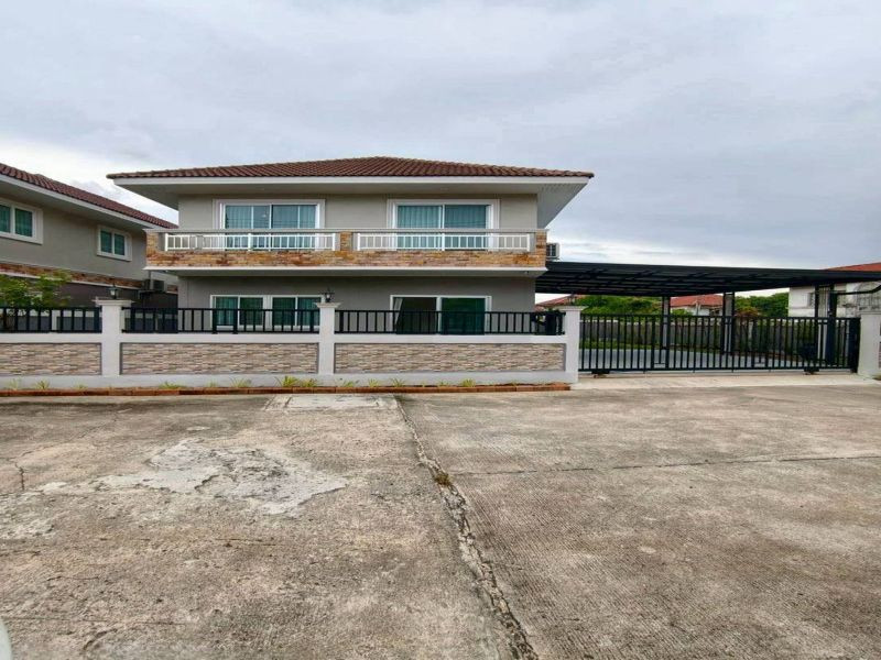 Single house for sale in Sriracha, Raikluay area. 3 bedrooms, corner unit. Special price! Single house for sale in Sriracha, Raikluay area. 3 bedrooms, corner unit. Special price!