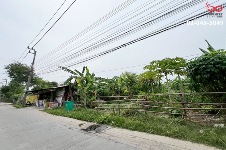 Land for sale, 393 sq m, Srinakarin Road, On Nut 66, Suan Luang, near the Yellow Line. Land for sale, 393 sq m, Srinakarin Road, On Nut 66, Suan Luang, near the Yellow Line.