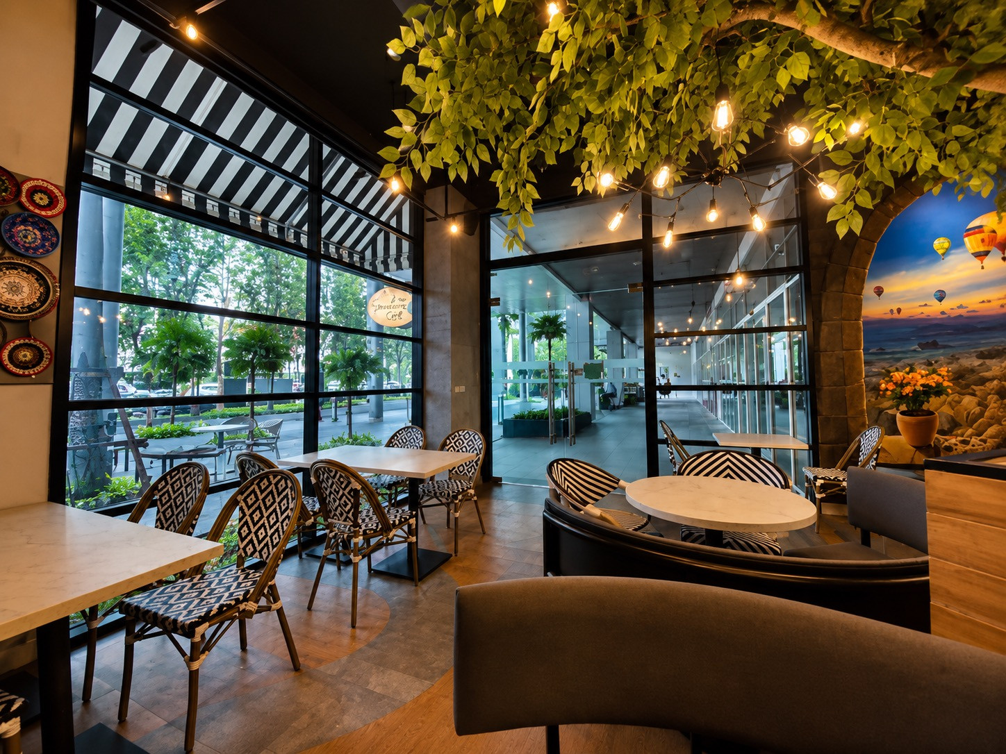 📣 Restaurant for sale Near Samyan-Bantadthong Market, under the CU ihouse building, 1st floor. 📣 Restaurant for sale Near Samyan-Bantadthong Market, under the CU ihouse building, 1st floor.