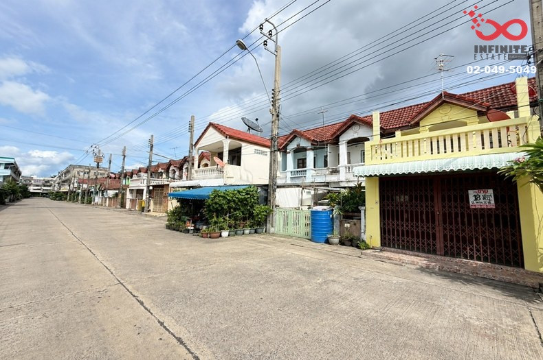 2-story townhouse for sale, Arunthon Village, 18 sq m, Sukhapiban 5, Soi 45, ready to move in.