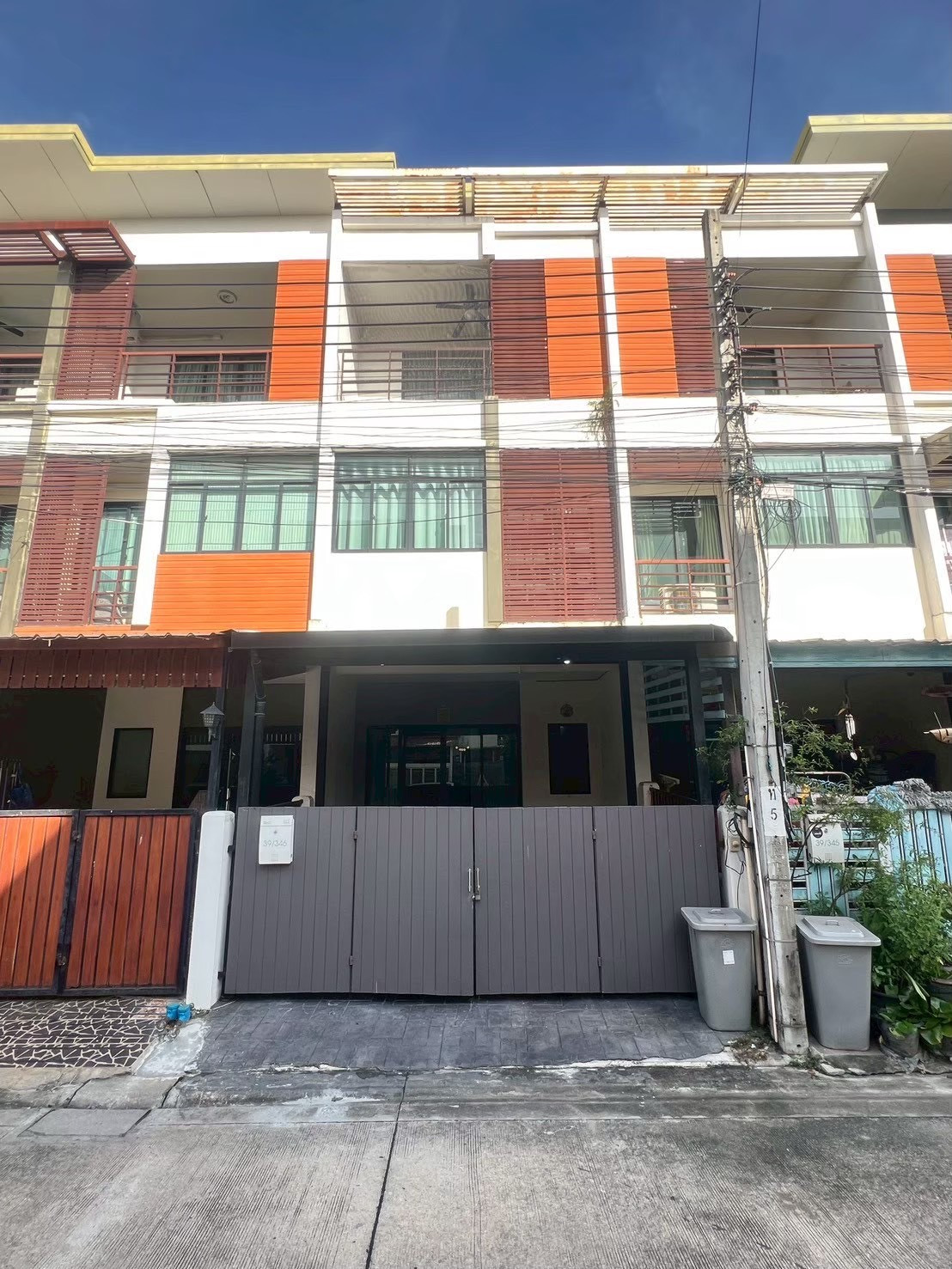 ให้เช่าทาวน์โฮม 3 ชั้น Sixnature กัลปพฤกษ์ ใกล้สาทร ใกล้ BTS วุฒฒากาศ บ้านสวยพร้อมอยู่ ตอบไว 064-974-2441 ให้เช่าทาวน์โฮม 3 ชั้น Sixnature กัลปพฤกษ์ ใกล้สาทร ใกล้ BTS วุฒฒากาศ บ้านสวยพร้อมอยู่ ตอบไว 064-974-2441