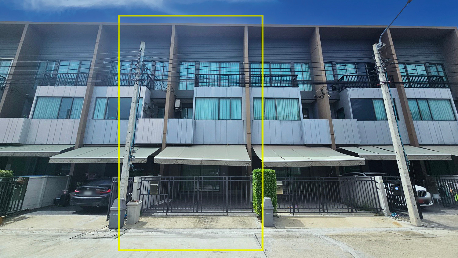 ขายบ้านกลางเมืองวัชรพล ทาวน์โฮม 3 ชั้น เพดานสูง หน้าบ้านไม่ชนใคร ใกล้คลับเฮ้าส์ ตกแต่งสวยพรีเมี่ยมพร้อมอยู่ ขายบ้านกลางเมืองวัชรพล ทาวน์โฮม 3 ชั้น เพดานสูง หน้าบ้านไม่ชนใคร ใกล้คลับเฮ้าส์ ตกแต่งสวยพรีเมี่ยมพร้อมอยู่
