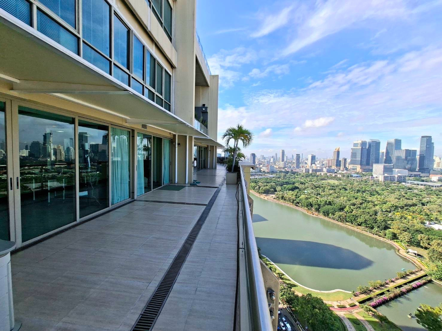 The Ultimate CBD Penthouse | 440 SQ.M. of Exclusive Living Specious layout huge balcony 79.9 MB Pet Freindly🐶✨ The Ultimate CBD Penthouse | 440 SQ.M. of Exclusive Living Specious layout huge balcony 79.9 MB Pet Freindly🐶✨