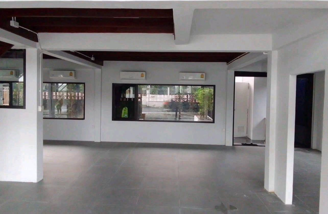 อาคารสำนักงาน  ให้เช่า
ตกแต่ง สวยงามย่าน รัชดา-สุทธิสาร-ลาดพร้าว
อาคาร2ชั้น
ที่ดิน 100 ตารางวา
พื้นที่ใช้สอย พร้อมลานจอด 
520 ตารางเมตร
ค่าเช่า ฿300/ตรม/เดือน= 156,000 บ
ที่จอดรถ 12 คัน
สัญญาเช่า 3 ปี
วางจอง   1   เดือน
เงินประกัน 3 เดือน

สถานที่ใกล้เคีย – รูปที่ 4