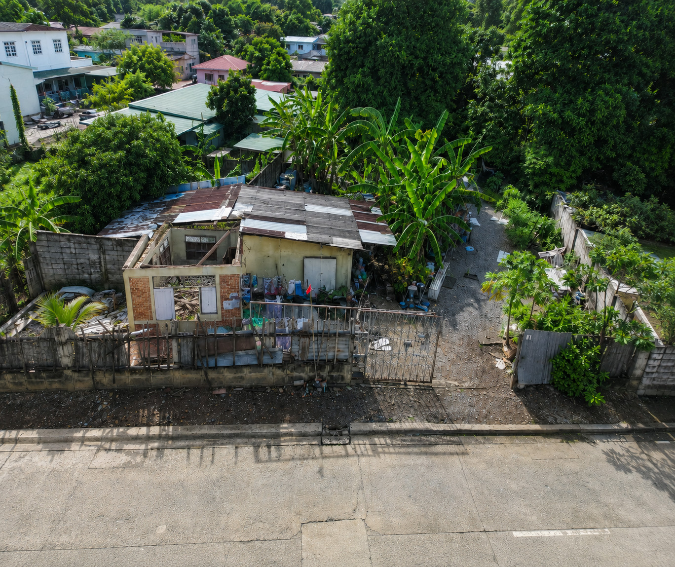 Land for sale in Mueang Saraburi, 67 sq m, price 1.25 million, adjusted for demolition costs.