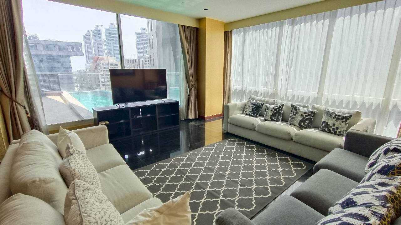 ให้เช่าคอนโดระดับ Super Luxury Le Raffine Sukhumvit 31