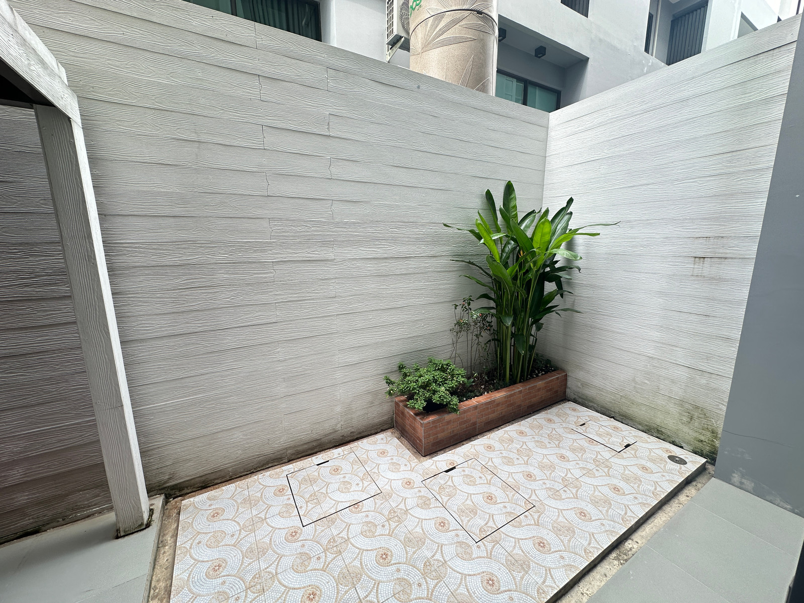For Sale: Estara Haven Pattanakan 20, a 3.5-story house with 3 bedrooms and 4 bathrooms, measuring 21.90 square wa  Sold with existing tenant, generating a rental income of 45,000 baht per month. Selling price: 12,000,000 baht – รูปที่ 4