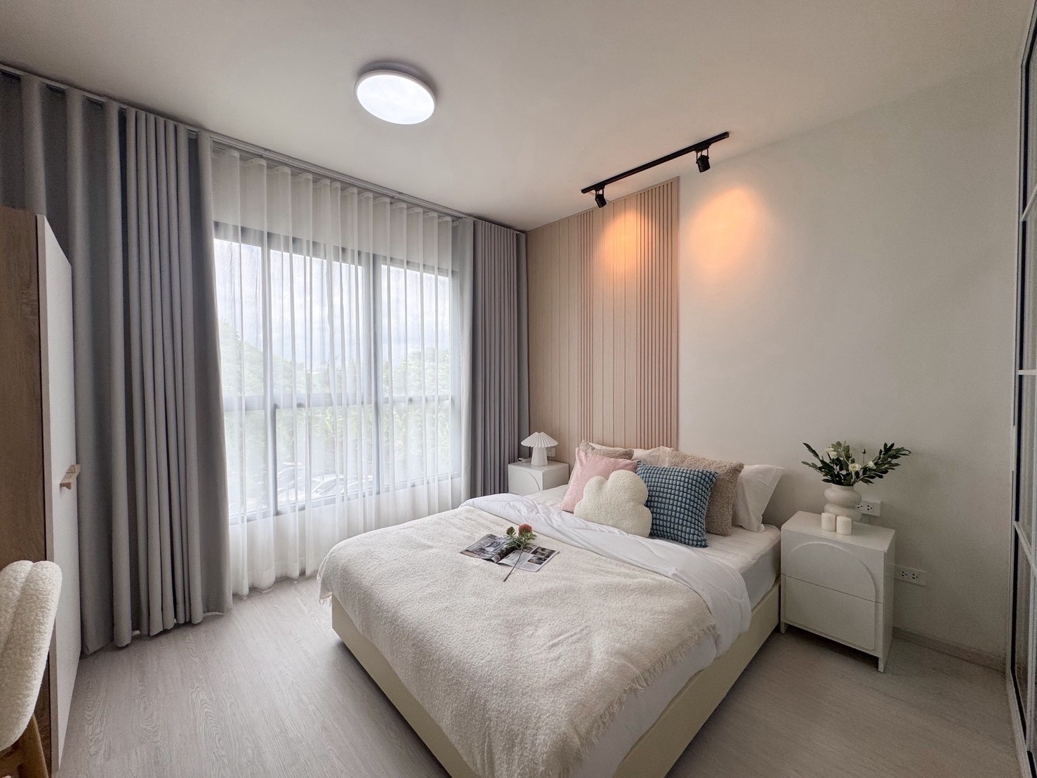 รีโนเวทใหม่! BU Condo โชคชัย 4 แต่งสวยสไตล์ Muji เฟอร์ครบ เพียง 1.59 ล้าน รีโนเวทใหม่! BU Condo โชคชัย 4 แต่งสวยสไตล์ Muji เฟอร์ครบ เพียง 1.59 ล้าน