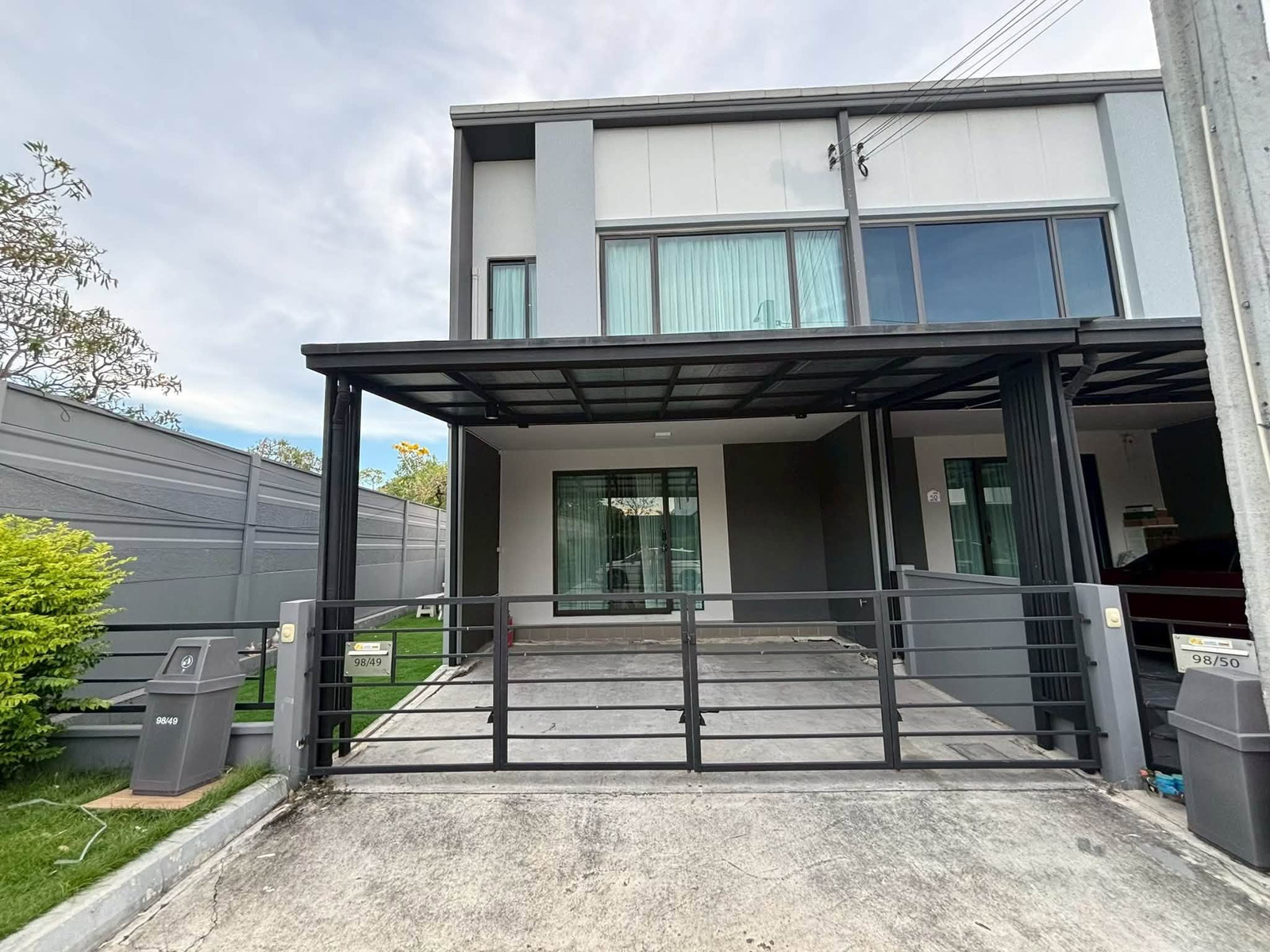 Townhome for Rent – Pleno Bangna–Wongwaen (พลีโน่ บางนา–วงแหวน) | Corner Unit | 3 Bed 2 Bath | 28.2 sq.wah | 2 Parking | Bangna | 25,000 THB/month | LINE: @500vvzzy | Ref: TR0097