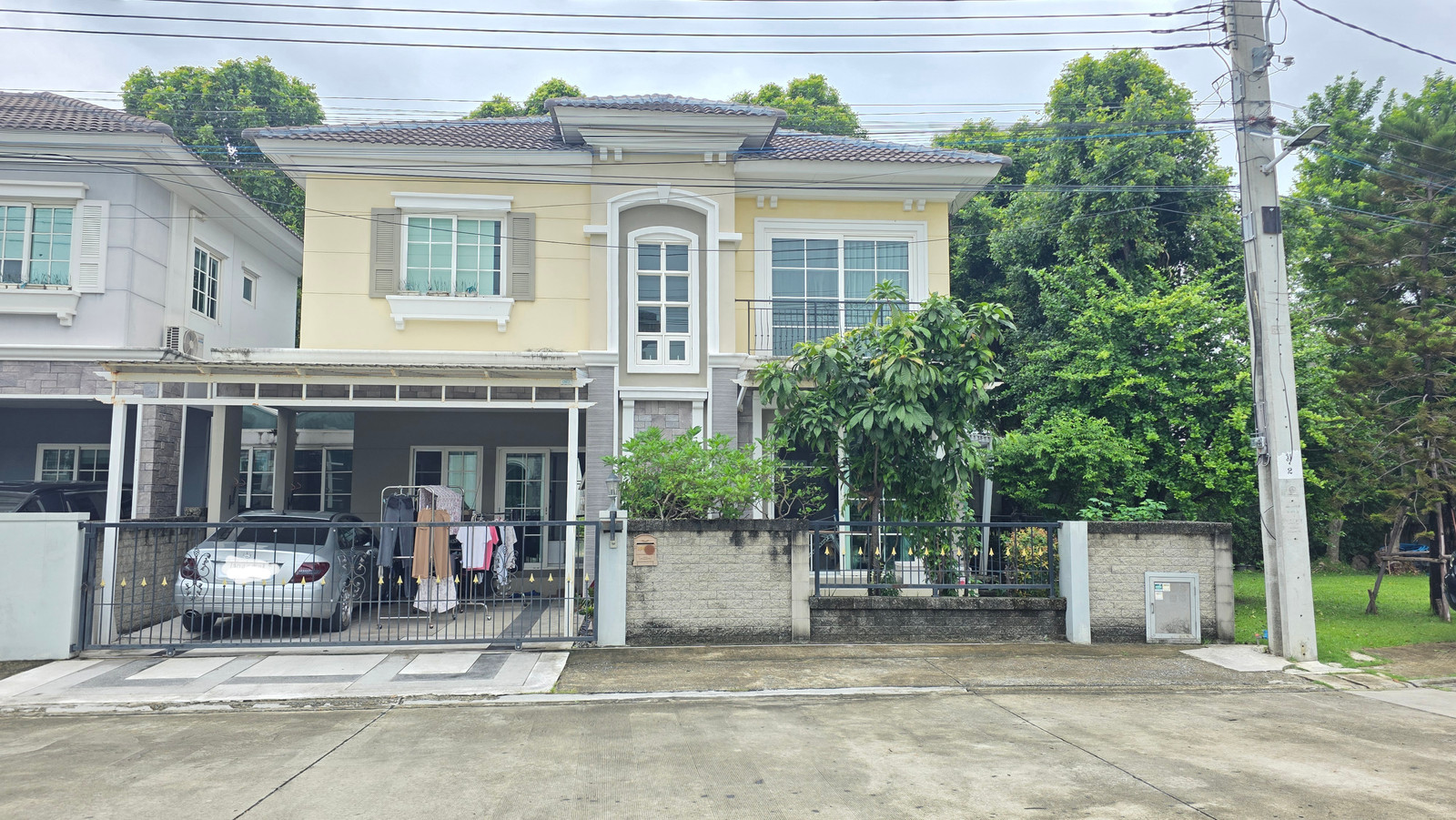 ขายบ้านถูก ม.โกลเด้นนีโอ ลาดพร้าว - เกษตรนวมินทร์ (Golden Neo Ladprao-Kaset Navamin) 38 ตร.ว 141ตร.ม 4ห้องนอน 3ห้องน้ำ ตกแต่งสวยบิ๊วอินทั้งหลังพร้อมอยู่ได้เลย วิวสวน ใก้ลคลับเฮ้าส์ ขายบ้านถูก ม.โกลเด้นนีโอ ลาดพร้าว - เกษตรนวมินทร์ (Golden Neo Ladprao-Kaset Navamin) 38 ตร.ว 141ตร.ม 4ห้องนอน 3ห้องน้ำ ตกแต่งสวยบิ๊วอินทั้งหลังพร้อมอยู่ได้เลย วิวสวน ใก้ลคลับเฮ้าส์