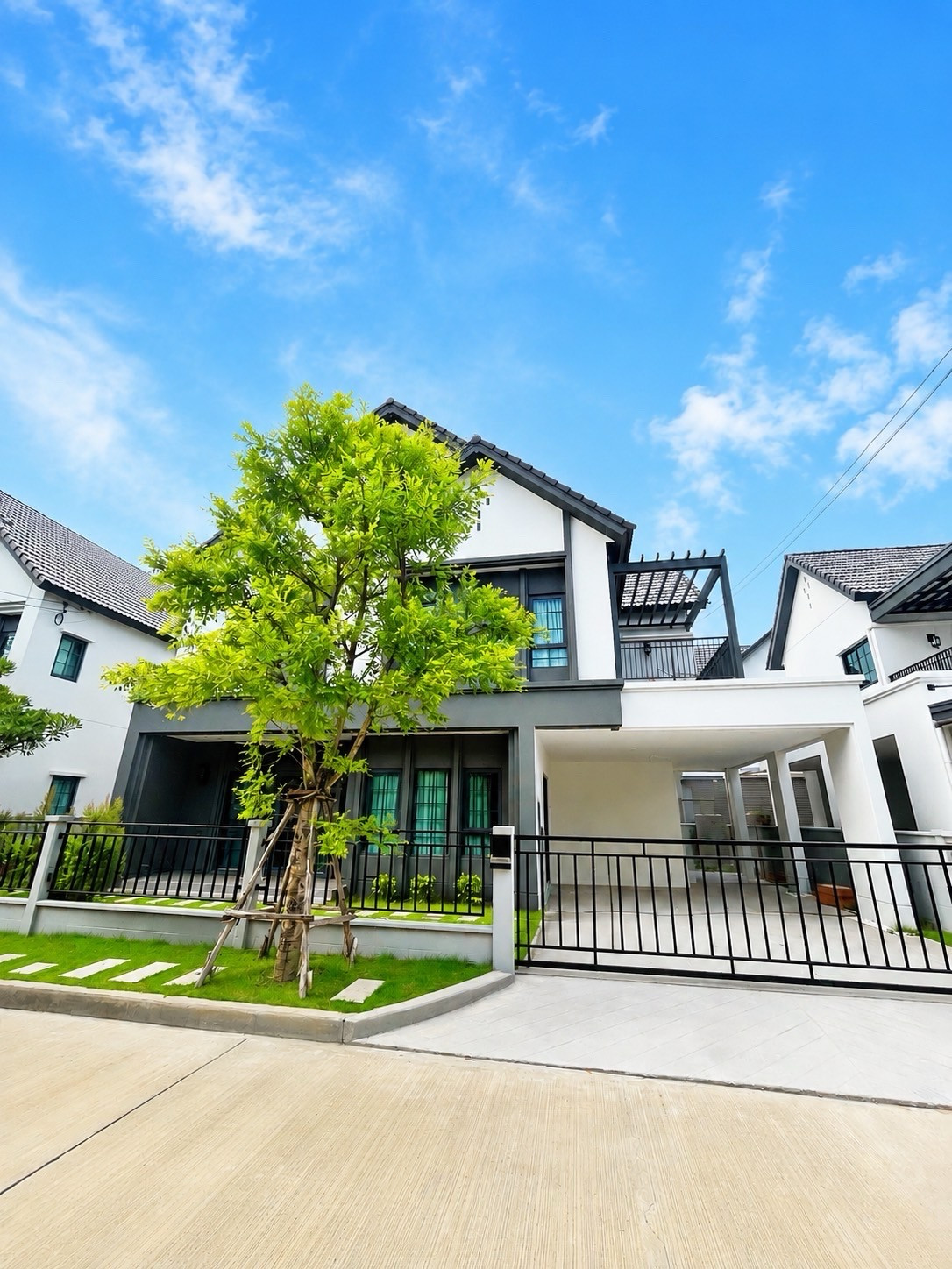 CENTRO Bangna Centro Bangna
💰 Rental price: 120,000 baht/month
Price can be negotiated. CENTRO Bangna Centro Bangna
💰 Rental price: 120,000 baht/month
Price can be negotiated.