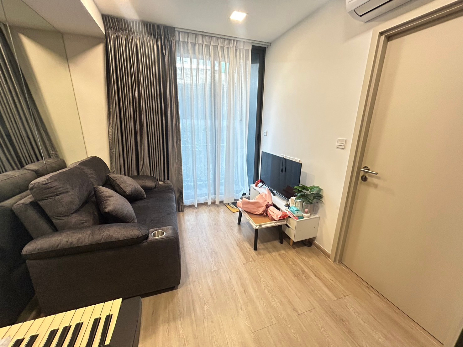 !! Beautiful room for rent, Condo The Nest Chula-Samyan, near MRT Sam Yan. !! Beautiful room for rent, Condo The Nest Chula-Samyan, near MRT Sam Yan.