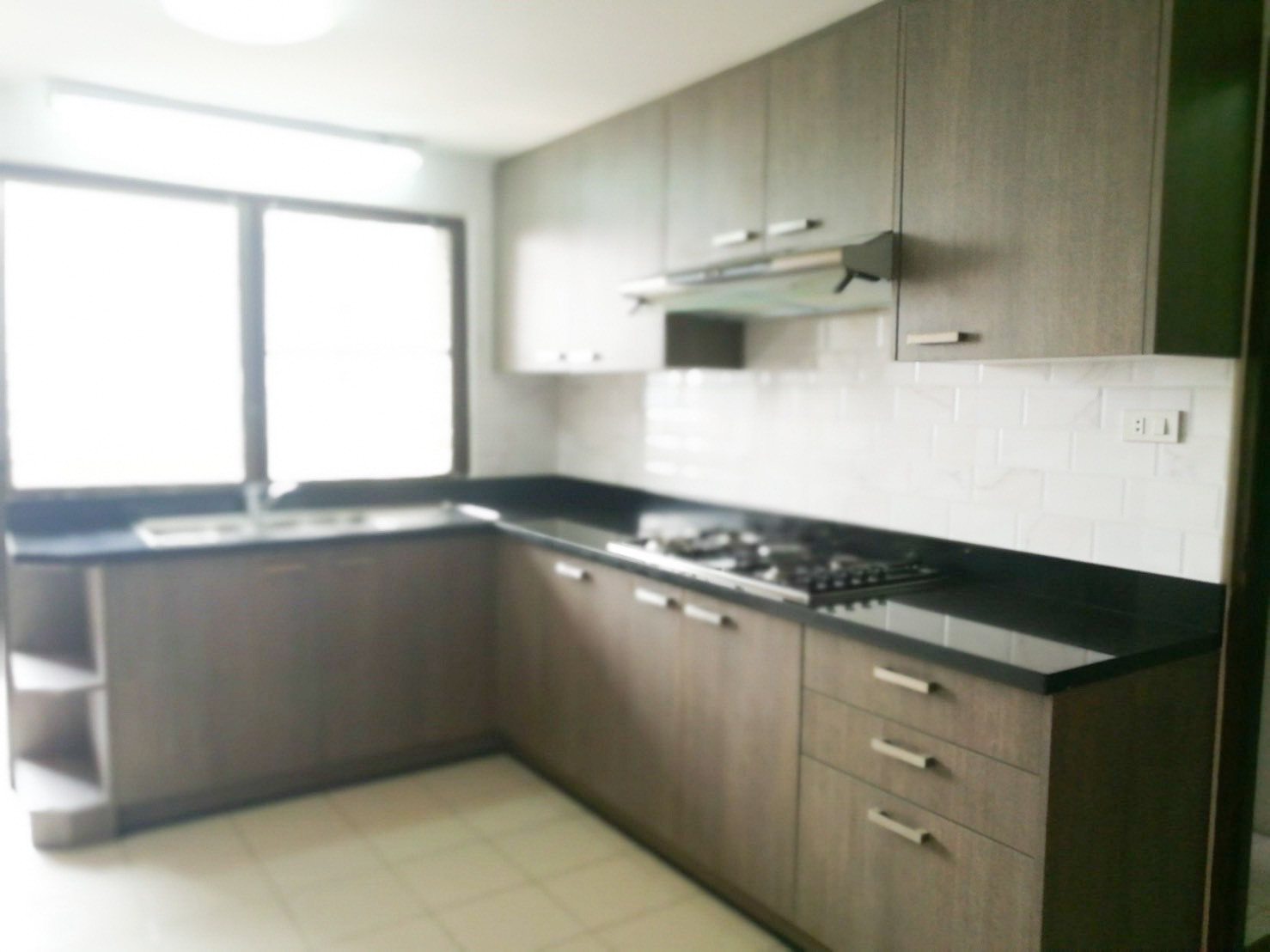 FOR RENT คอนโด เลี้ยงสัตว์ได้ ! ห้องใหญ่สะใจ 280 ตร.ม.  ย่านพร้อมพงษ์ – รูปที่ 2